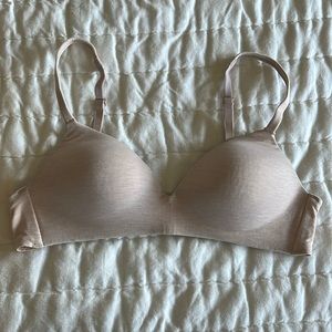 Love by Gap Nude Breathe Wireless Bra size 34A